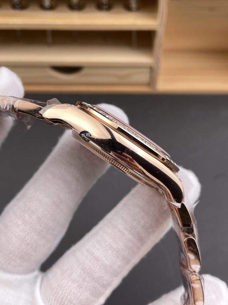 Rolex Daytona Full Rose Gold Baguette Diamond Rolex Daytona Full Rose Gold Baguette Diamond