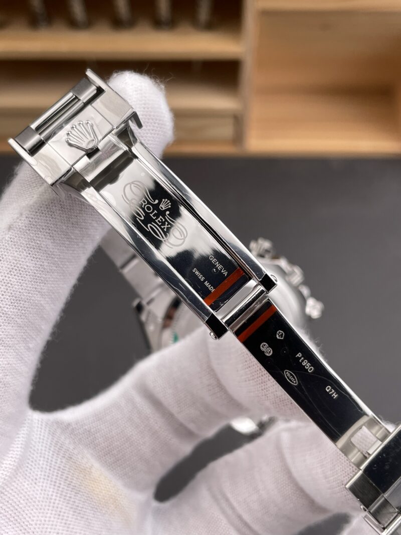 Rolex Daytona Lab-Grown Blue Diamond Rolex Daytona Lab-Grown Blue Diamond