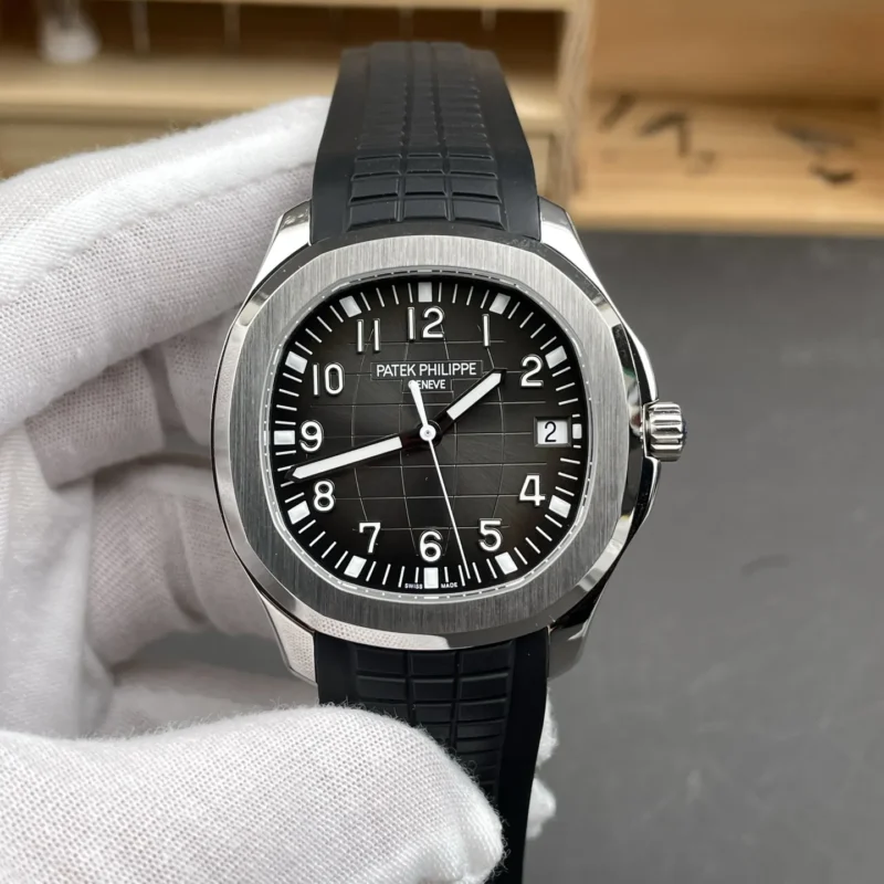 img01_0022_3K_百达翡丽_手雷_5167A_黑色盘_V4版_40mm_330机芯.webp Patek Philippe Aquanaut 5167 A Black 40mm