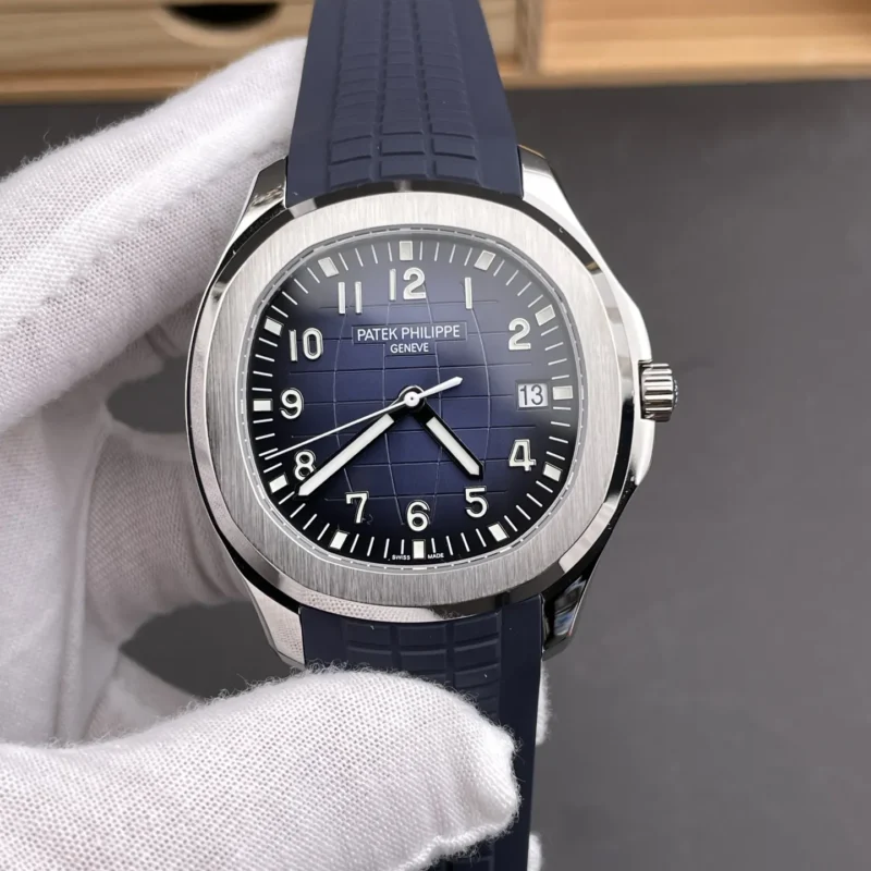 img01_0024_3K_百达翡丽_手雷_5168_渐变蓝_V5版_42mm_330机芯.webp Patek Philippe Aquanaut 5168 Gradient Blue 42mm