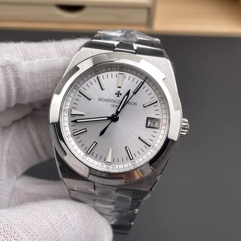 img01_0077_8F_江诗丹顿_纵横四海_4500V_银白盘_41mm_9015机芯.webp Vacheron Constantin Overseas 4500 Silver White 41mm