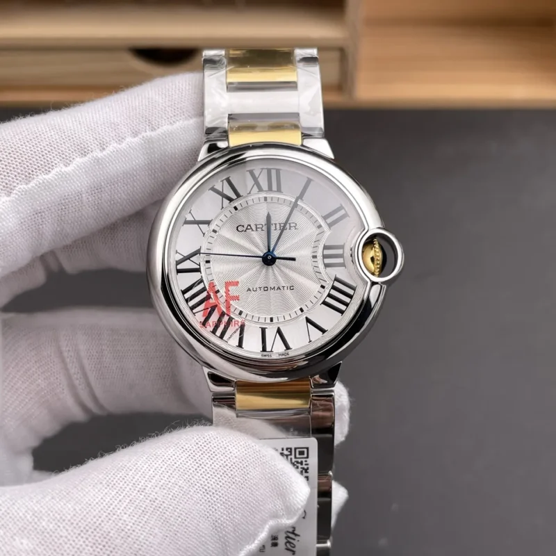 img01_0169_AF_卡地亚_蓝气球_间金蓝气球_36mm_NH05机芯.webp Cartier Ballon Bleu Two-Tone Blue 36mm