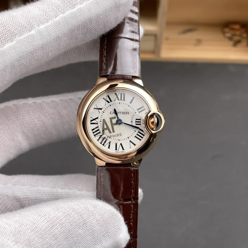 img01_0175_AF_卡地亚_蓝气球_玫金白盘_28mm_石英机芯.webp Cartier Ballon Bleu White Dial Ladies 28mm