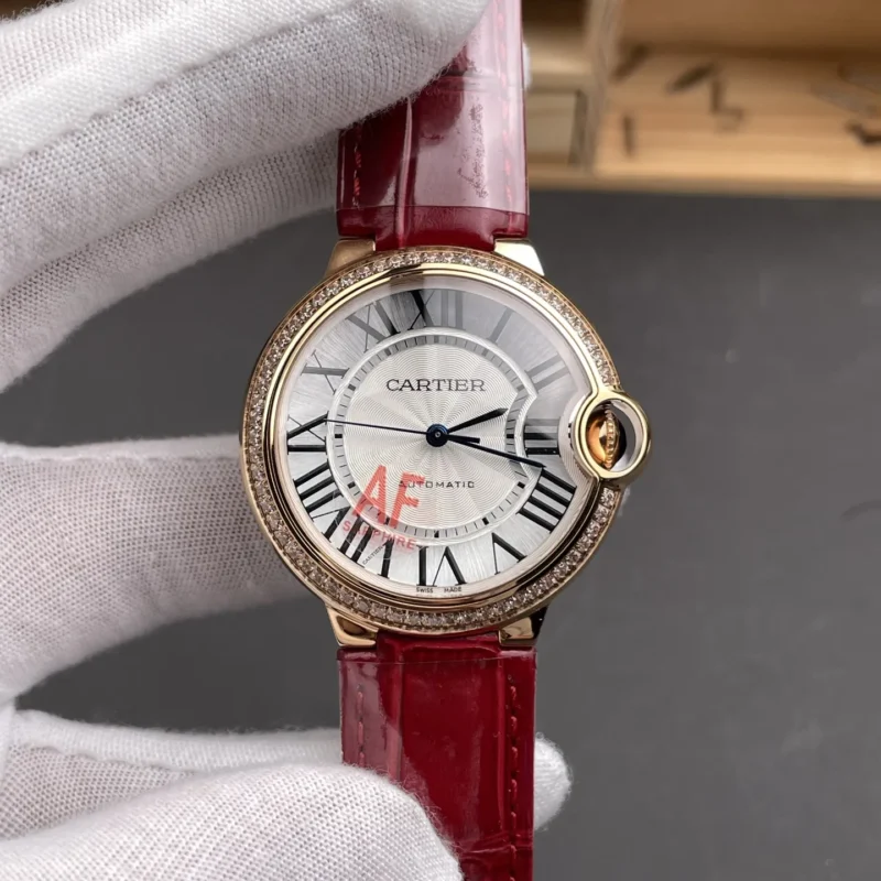 img01_0181_AF_卡地亚_蓝气球_单排钻圈玫金款_针扣_36mm_NH05机芯.webp Cartier Ballon Bleu Diamond Bezel 36mm