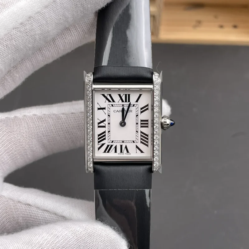 img01_0206_AF_卡地亚_坦克_钻圈白盘_中号_33.7x25.5mm_石英款.webp Cartier Tank Diamond Bezel 33.7x25.5mm
