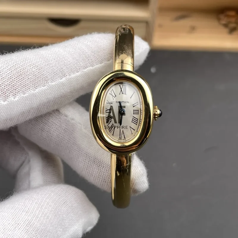 img01_0208_AF_卡地亚_浴缸_黄金款_皮带表带_24.6x18.7mm_石英款.webp Cartier Baignoire Leather Strap 24.6x18.7mm