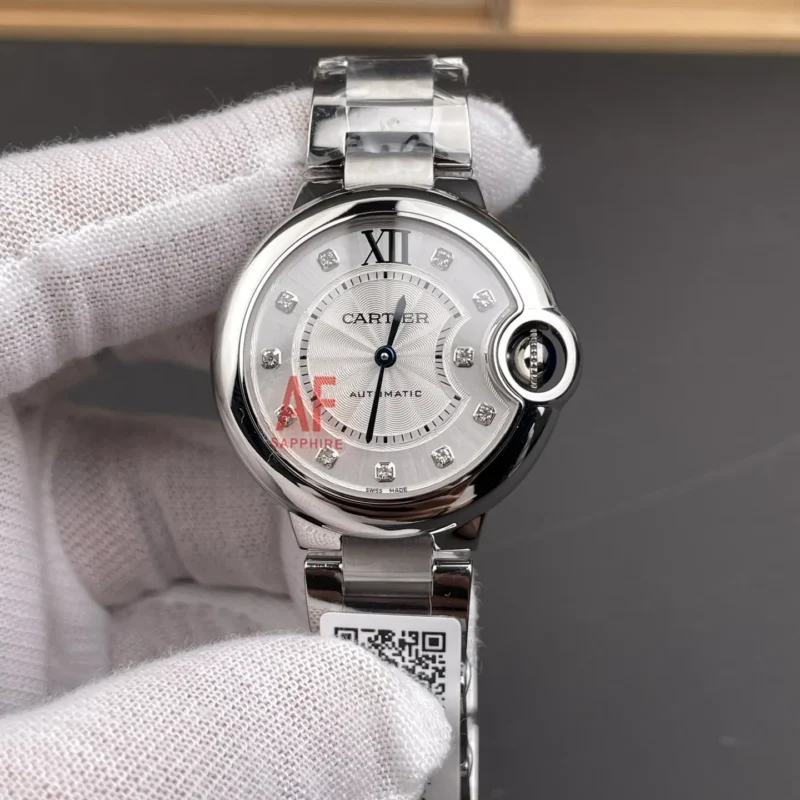 img01_0246_AF_卡地亚_蓝气球_两针钻刻盘_33mm_NH05机芯.webp Cartier Ballon Bleu Diamond Markers 33mm
