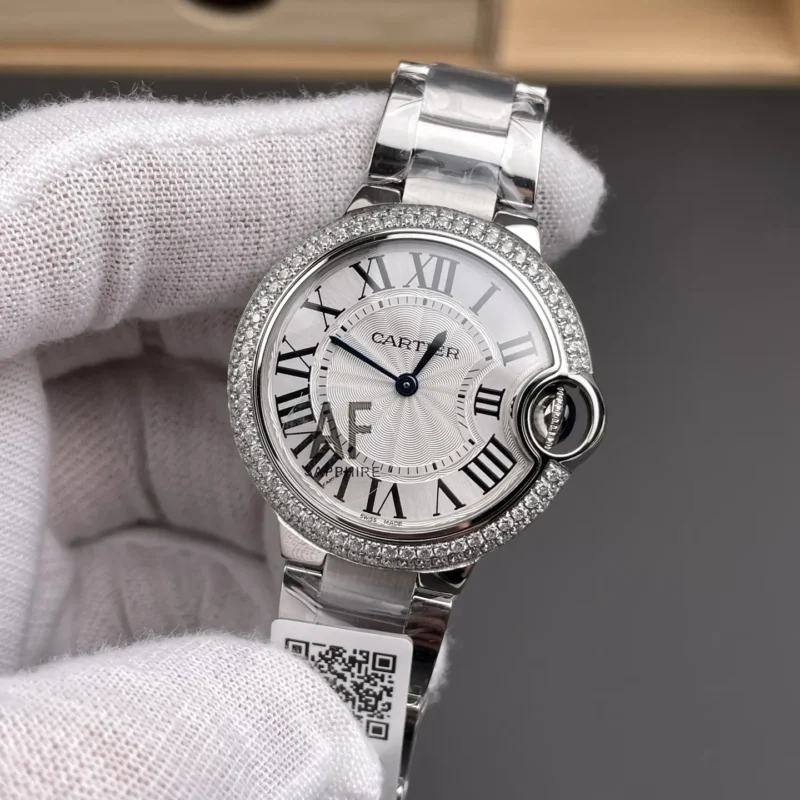 img01_0251_AF_卡地亚_蓝气球_双排钻_33mm_石英款.webp Cartier Ballon Bleu 33mm