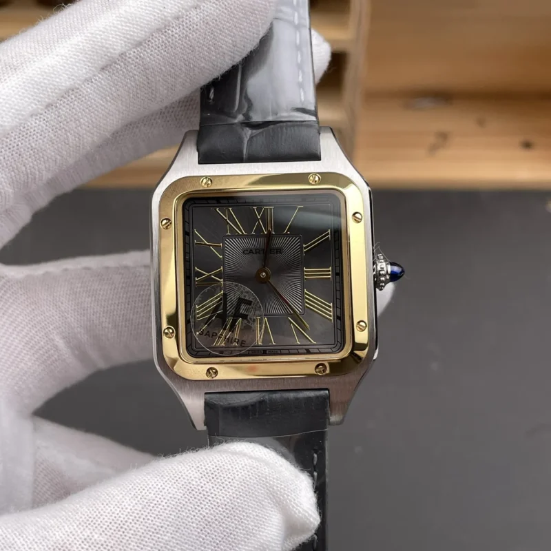 img01_0299_AF_卡地亚_山度士_缎面纹饰灰盘_中号_31.4x43.5mm_石英款.webp Cartier Santos Grey Dial 31.4x43.5mm