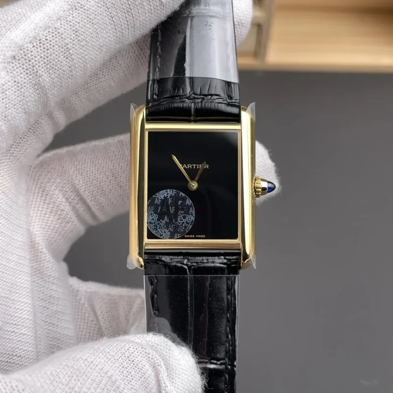 img01_0319_AF_卡地亚_坦克_黄金黑盘_中号_新款_33.7x25.5mm_石英款.webp Cartier Tank Black Dial 33.7x25.5mm