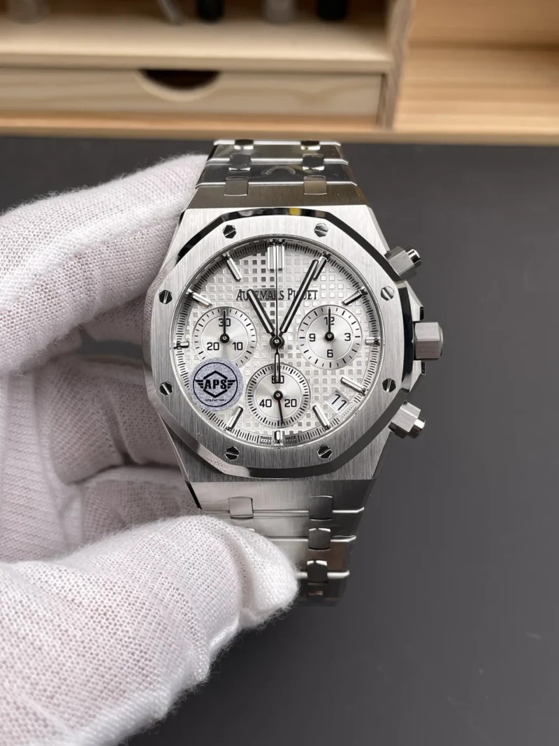 AP Royal Oak 26240 White Dial 41mm