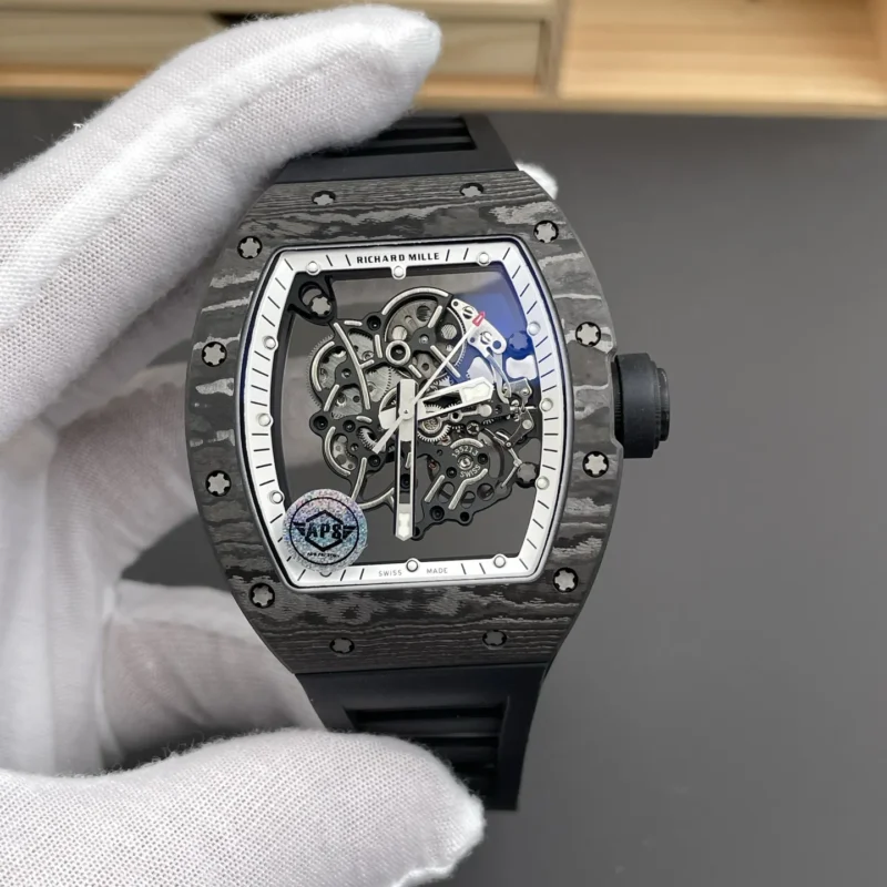 img01_0365_APS_理查米尔_RM055_黑白碳_49.9x42.7mm_RMUL2机芯.webp Richard Mille RM 055 Carbon 49.9x42.7mm