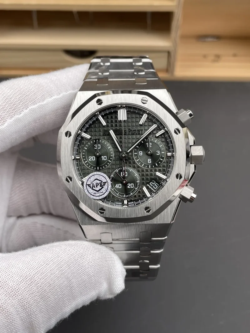 AP Royal Oak 26240 Green Dial 41mm