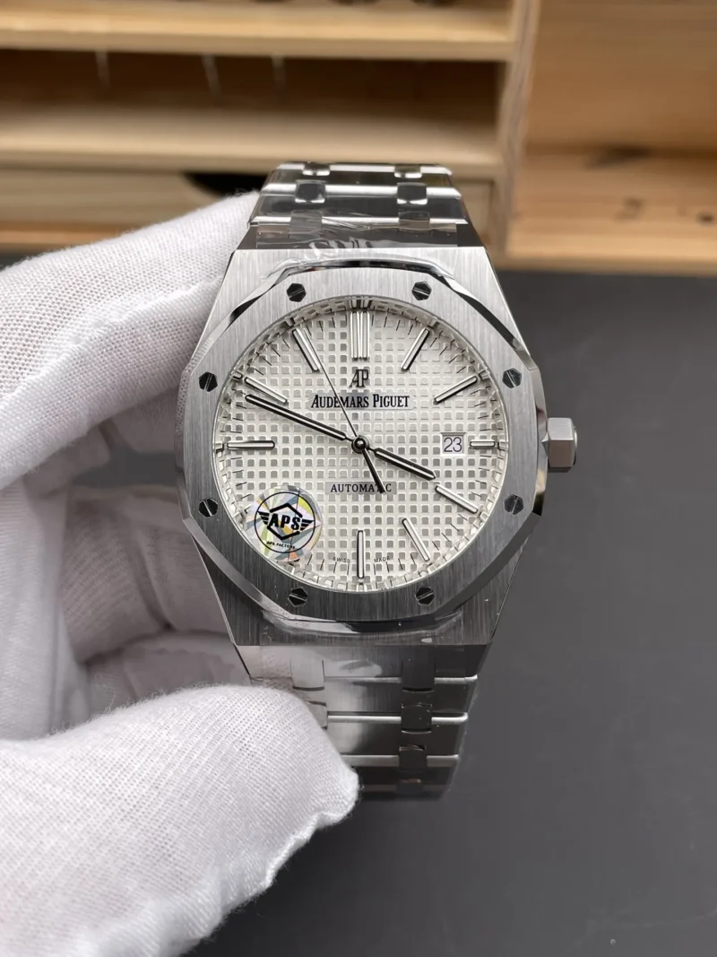 AP Royal Oak 15400 White Dial 41mm