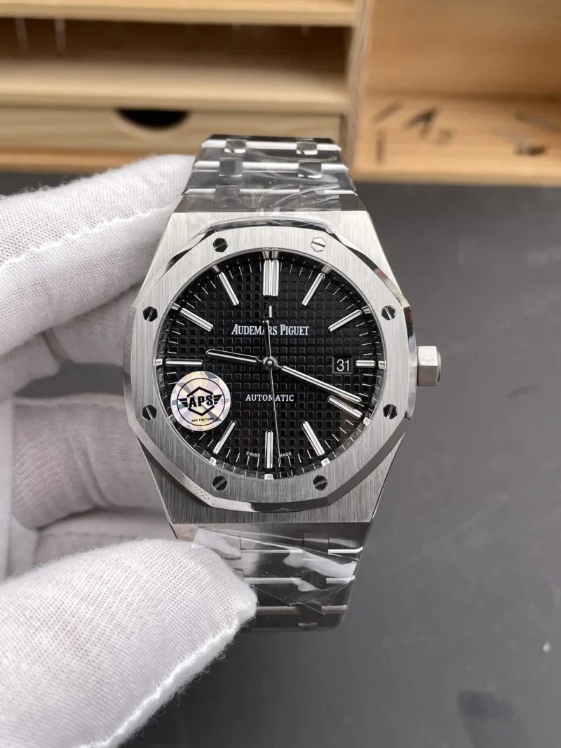 AP Royal Oak 15400 Black Dial 41mm