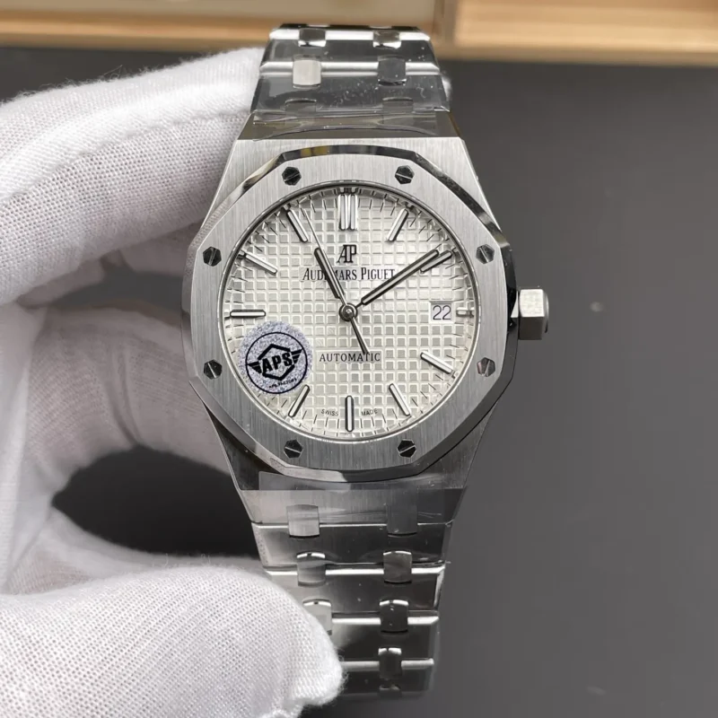 img01_0388_APS_爱彼_皇家橡树_15450_白盘_37mm_3120机芯.webp AP Royal Oak 15450 White Dial 37mm