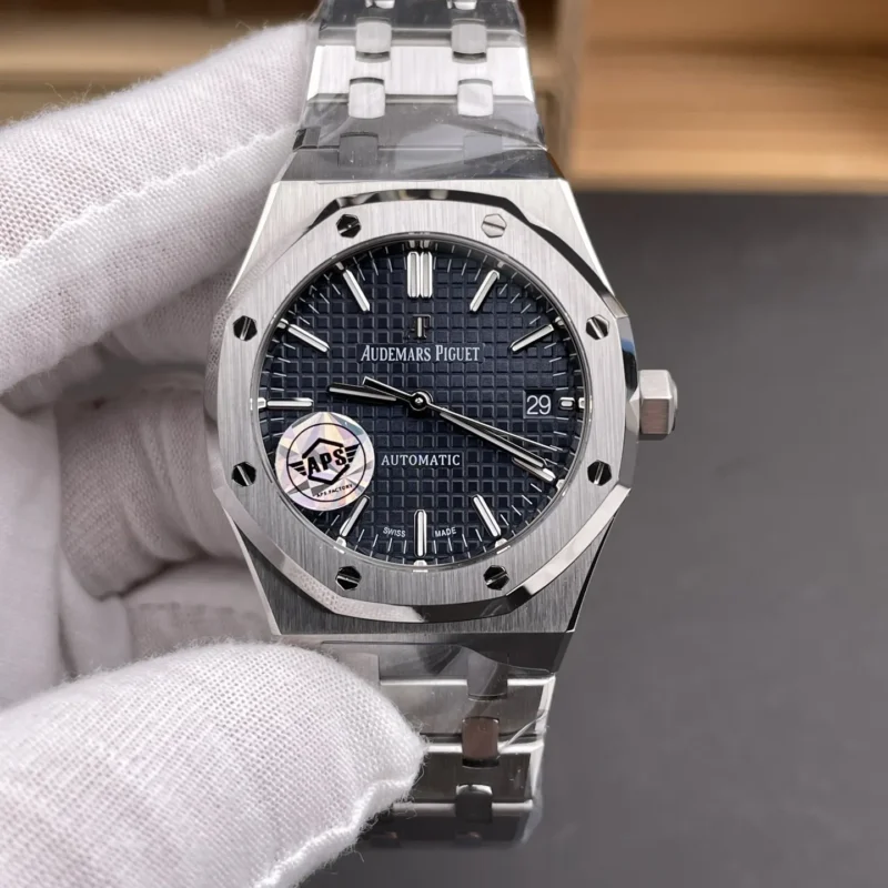 img01_0389_APS_爱彼_皇家橡树_15450_蓝盘_37mm_3120机芯.webp AP Royal Oak 15450 Blue Dial 37mm