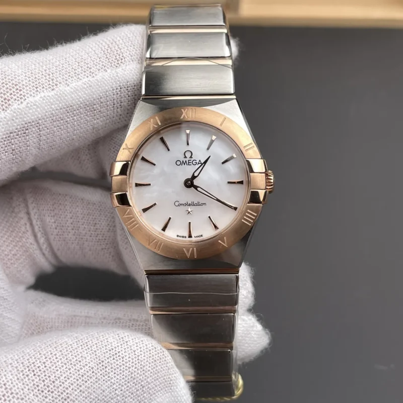 img01_0598_AS_欧米茄_星座系列_间玫瑰金贝母盘_石英款_28mm.webp Omega Constellation Rose Gold Ladies 28mm