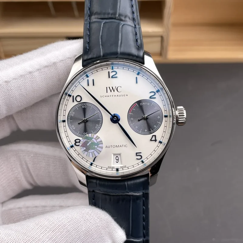 img01_0625_AZ_万国_葡萄牙系列_葡七熊猫盘_42mm_52010机芯.webp IWC Portugieser Panda 42mm