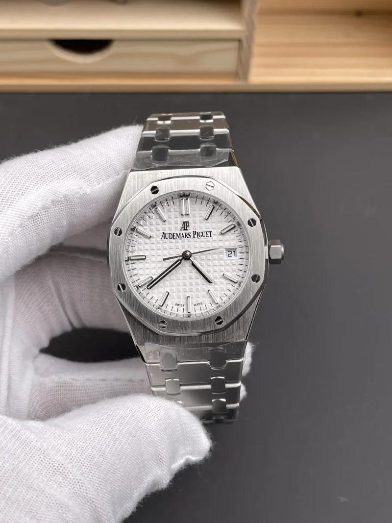 AP Royal Oak 77350 White Dial 34mm
