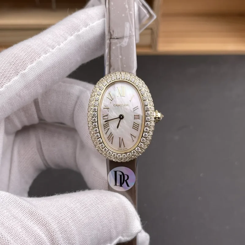 img01_0999_DR_卡地亚_浴缸系列_黄金满钻小号贝母盘_23x31mm_石英款.webp Cartier Baignoire Mother-of-Pearl Ladies 23x31mm