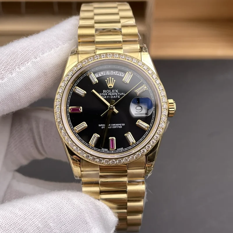 img01_1257_GS_劳力士_星期日志DD_69红宝石钻圈黑冰糖配重版_36mm_3255机芯.webp Rolex Day-Date Black Baguette Diamond 36mm