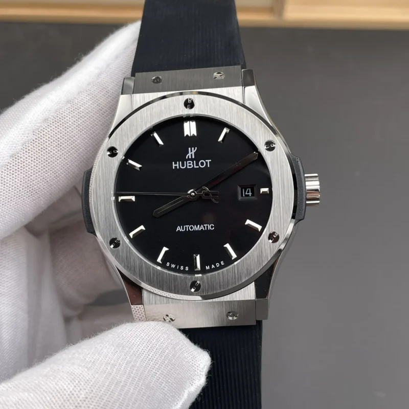 img01_1261_HB_宇舶_经典融合系列_黑盘款_42mm_2892机芯.webp Hublot Classic Fusion Black Dial 42mm
