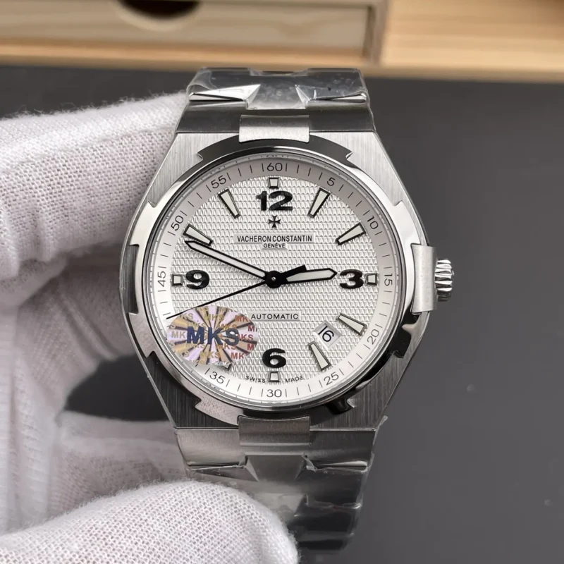 img01_1379_MKS_江诗丹顿_纵横四海系列_47040白盘_42mm_9015机芯.webp Vacheron Constantin Overseas White Dial 42mm
