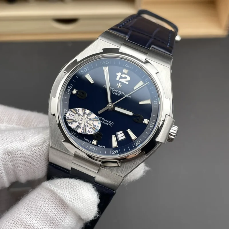 img01_1381_MKS_江诗丹顿_纵横四海系列_47040蓝盘_42mm_9015机芯.webp Vacheron Constantin Overseas Blue Dial 42mm
