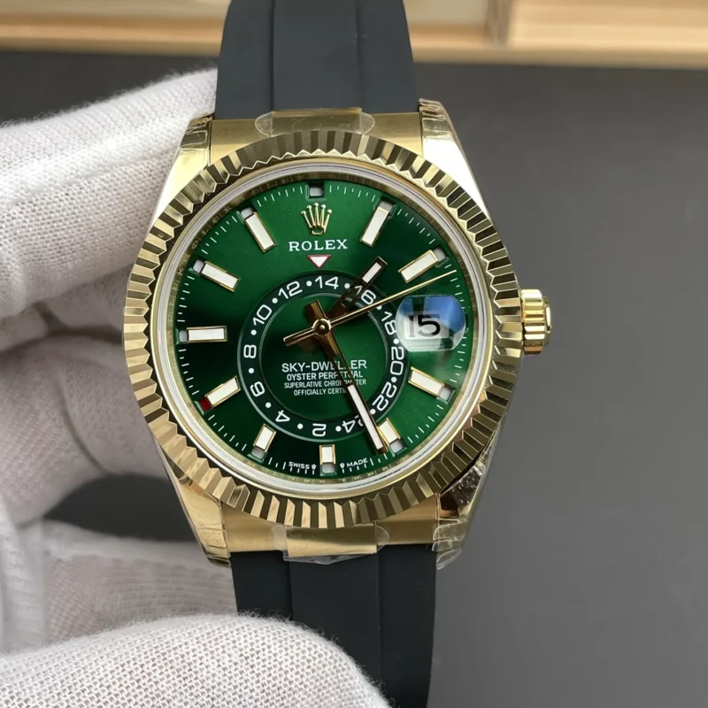 img01_1440_NOOB_劳力士_天行者纵航者_金壳绿盘胶带款_42mm_9002机芯.webp Rolex Sky-Dweller Green Dial 42mm
