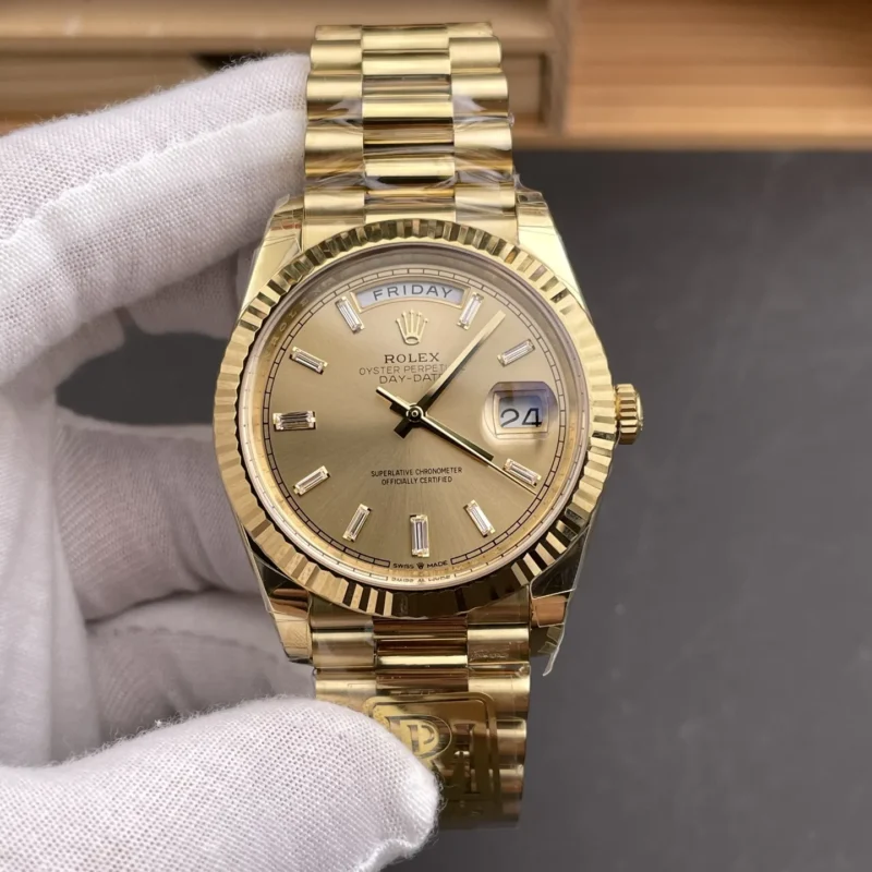img01_1528_PPM_劳力士_星期日志_DD_黄冰糖_全金_40mm_2836机芯.webp Rolex Day-Date Yellow Baguette Diamond 40mm