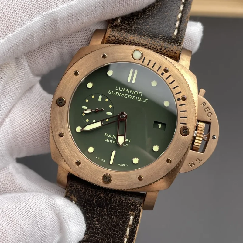 img01_1808_VS_沛纳海_Luminor系列_PAM382_青铜壳_47mm_9000机芯.webp Panerai Luminor PAM382 47mm