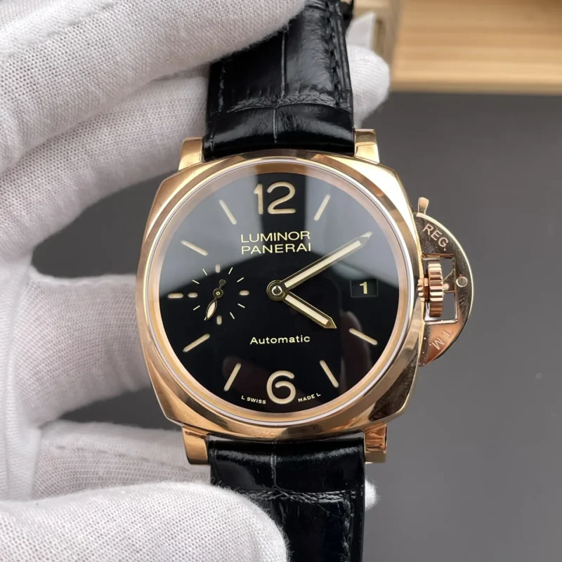 img01_1810_VS_沛纳海_Luminor系列_PAM908_金福_42mm_9010机芯.webp Panerai Luminor PAM908 Gold 42mm