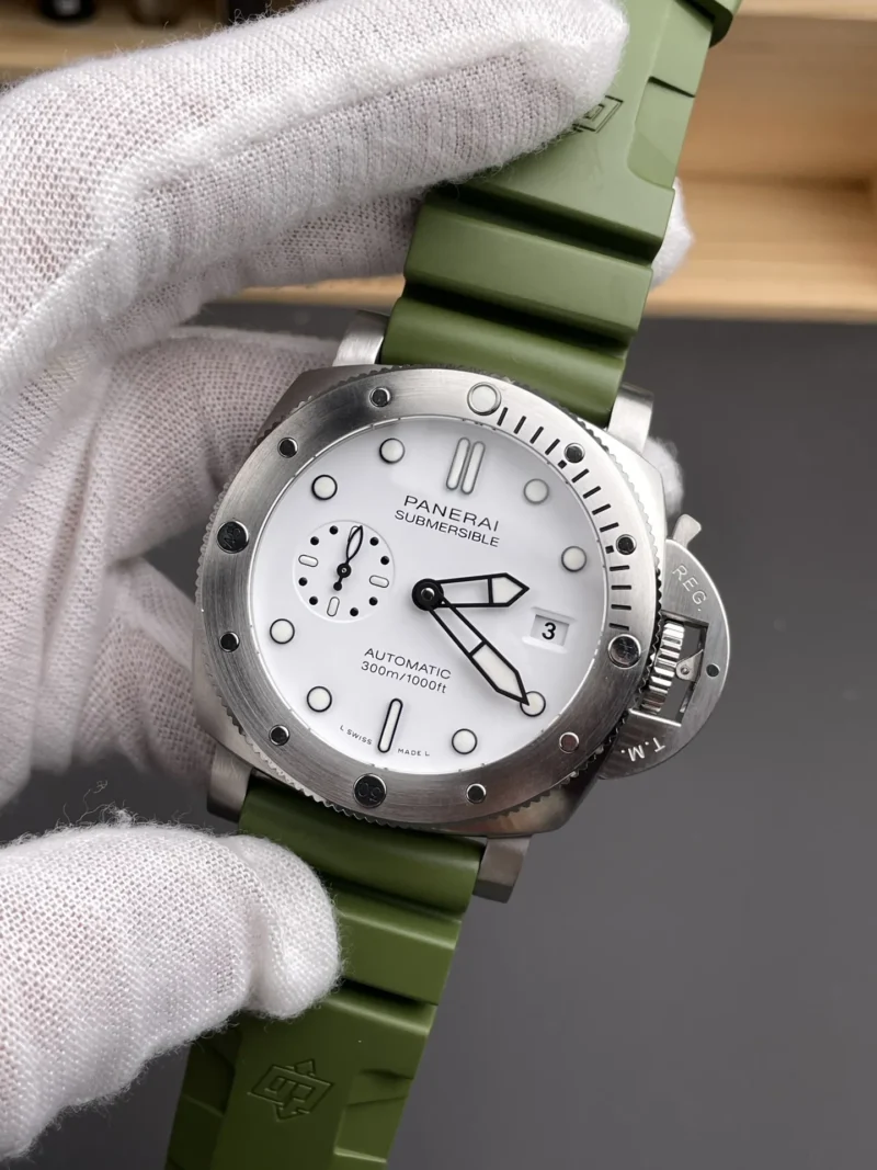 Panerai Submersible Submersible PAM1226 White Dial 44mm