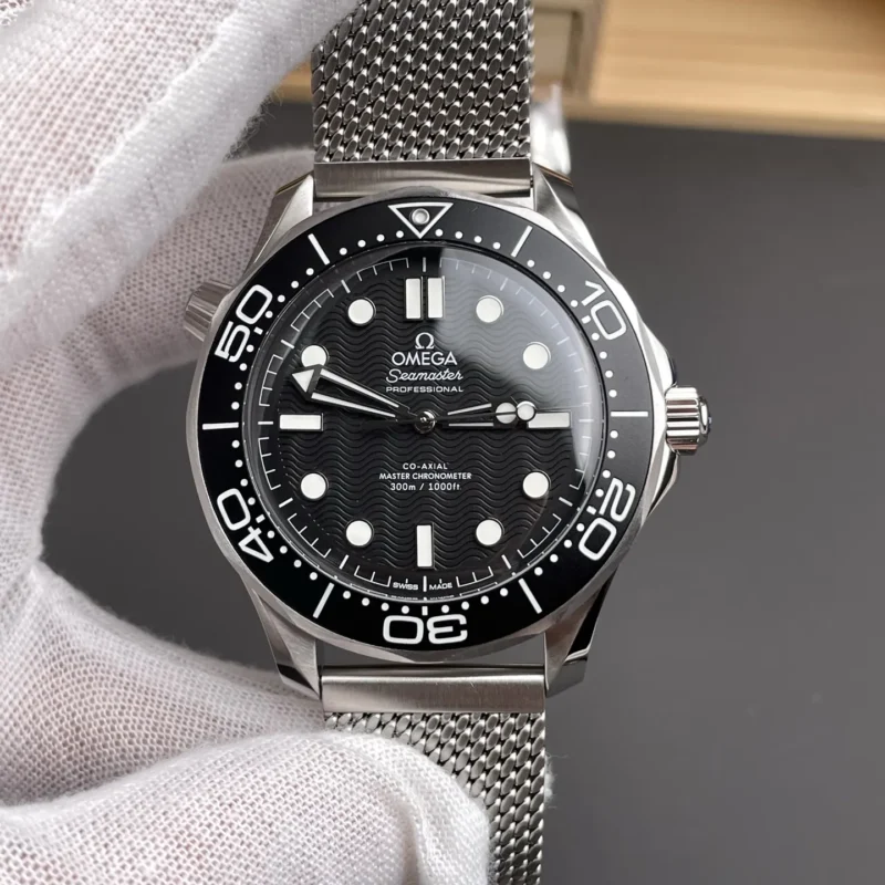 img01_1876_VS_欧米茄_海马系列_海马300_复古007铝圈_42mm_2824机芯_双表带.webp Omega Seamaster 300 Dual Strap 42mm