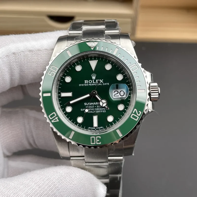 img01_2010_VS_劳力士_潜航者(水鬼)_绿水鬼_40mm_3135机芯.webp Rolex Submariner Green 40mm