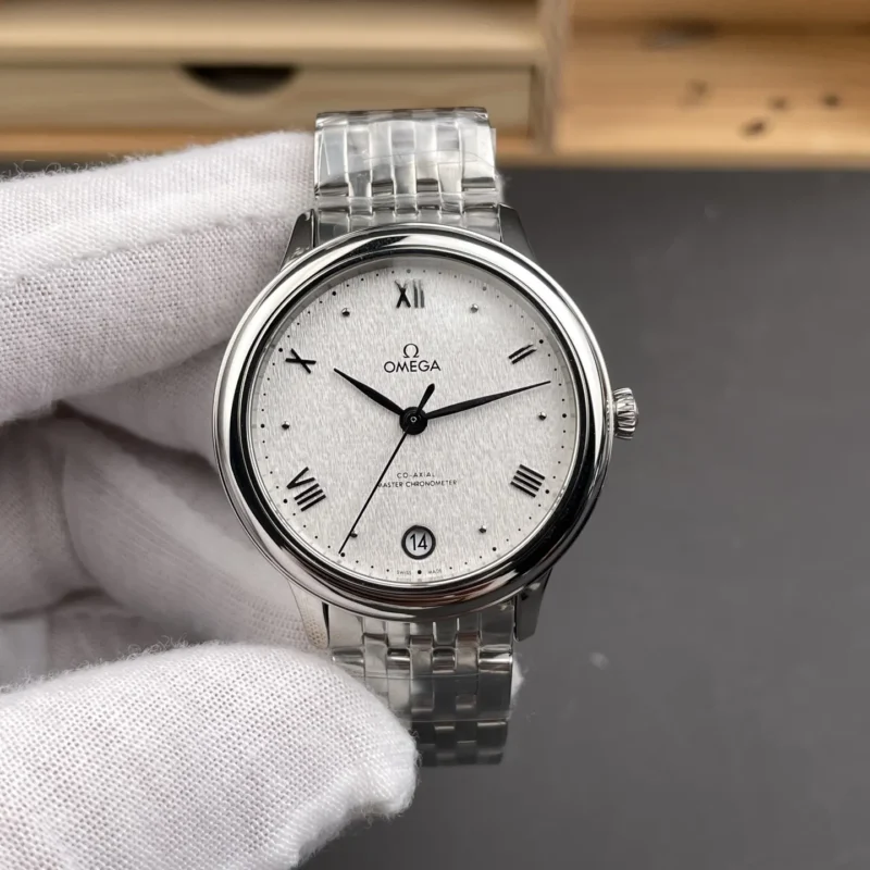 img01_2020_VS_欧米茄_蝶飞系列_女款_黑针银盘_34mm_2824机芯.webp Omega De Ville Silver Dial 34mm