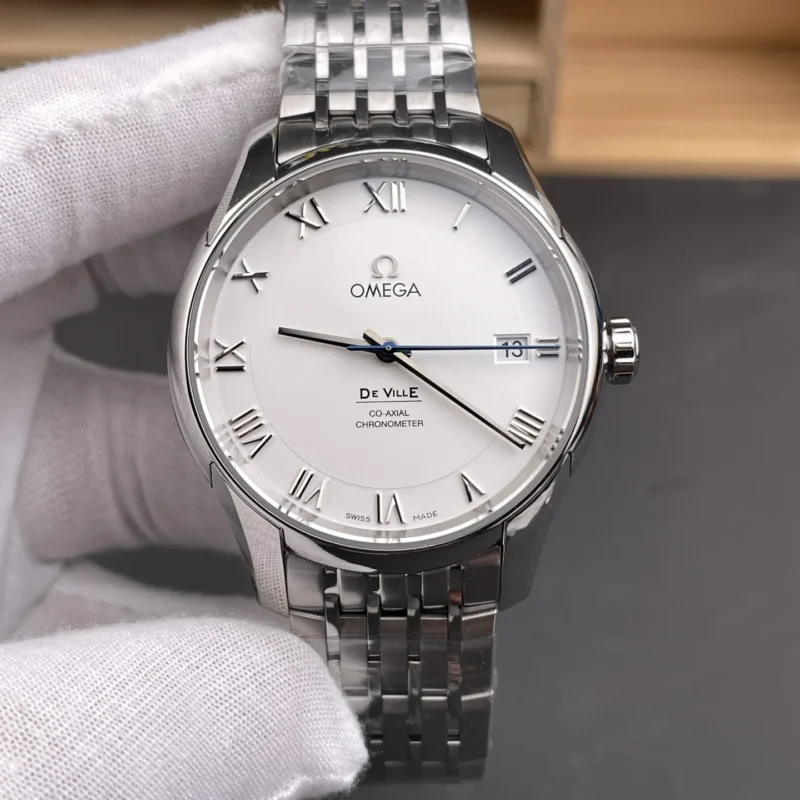 img01_2023_VS_欧米茄_蝶飞系列_经典简约大三针_白罗马_41mm_8500机芯.webp Omega Classic White 41mm