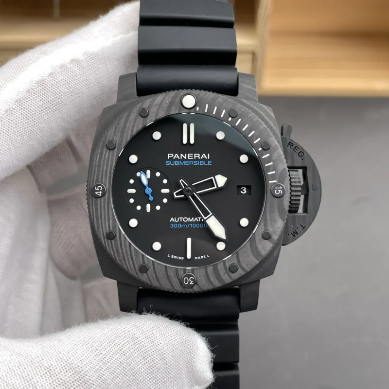 img01_2039_VS_沛纳海_Submersible潜行系列_PAM2231_钛金属壳_42mm_P9010机芯.webp Panerai Submersible Submersible PAM2231 Titanium 42mm