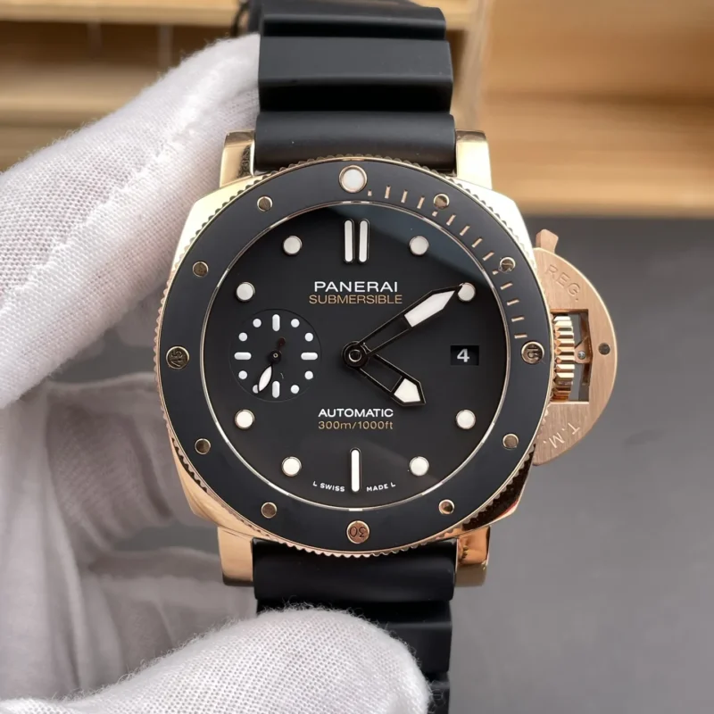 img01_2043_VS_沛纳海_Luminor系列_PAM2164_玫瑰金壳_42mm_P9000机芯.webp Panerai Luminor PAM2164 Rose Gold 42mm