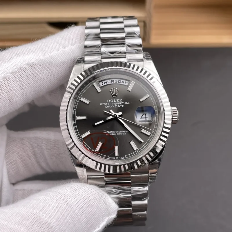 img01_2130_VS_劳力士_星期日志_DD_灰条丁刻度_V2版_40mm_丹东3255机芯.webp Rolex Day-Date Grey 40mm