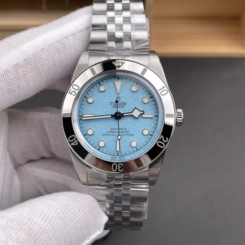 img01_2229_ZF_帝舵_碧湾系列_54型M79000_极境蓝盘_37mm_2824机芯.webp Tudor Black Bay Blue Dial 37mm