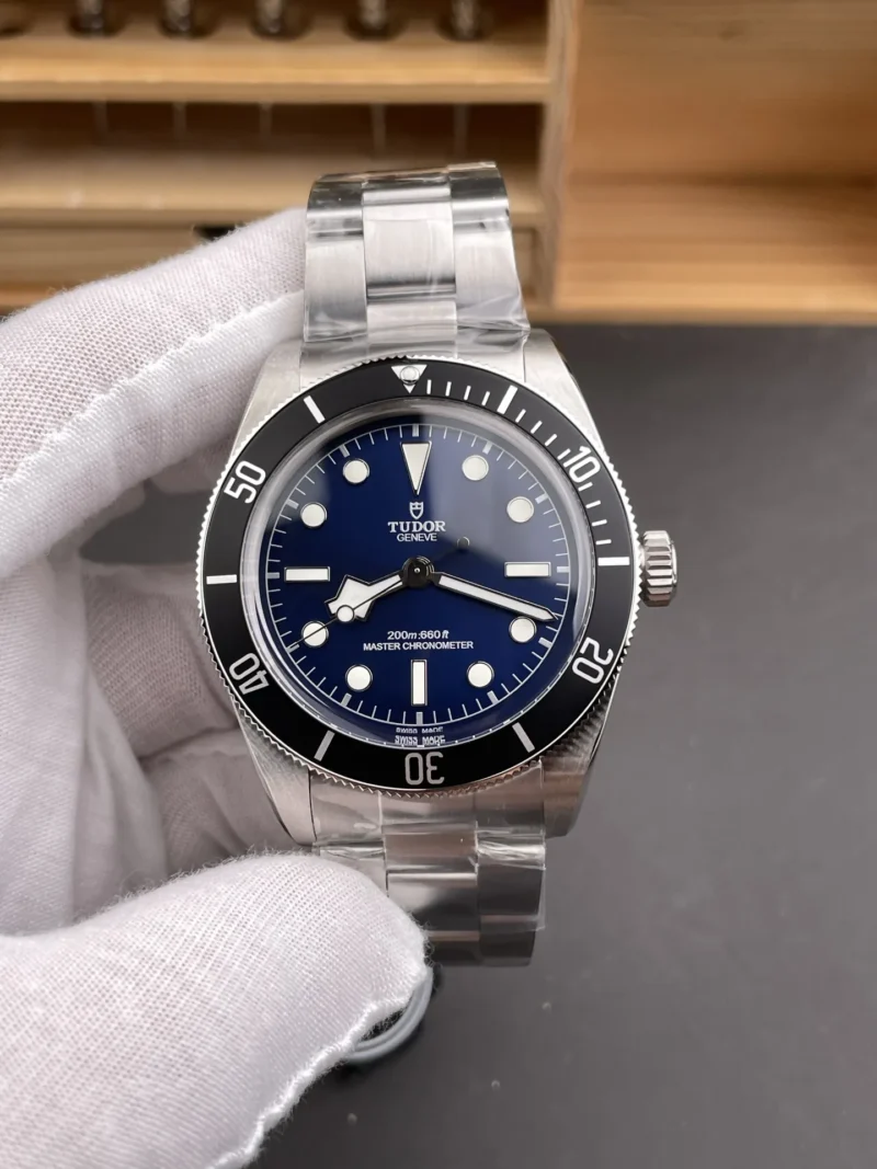 Tudor Black Bay M7943 Blue dial 68 43mm