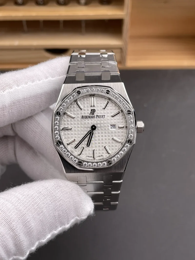 AP Royal Oak 67651 Diamond Bezel 33mm