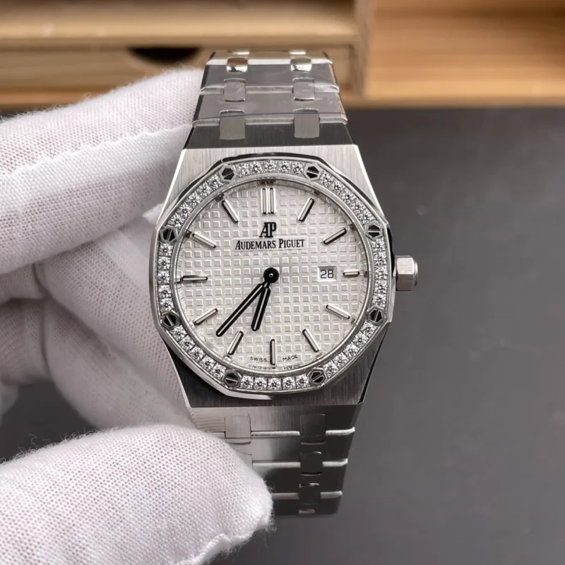 AP Royal Oak 67651 Diamond Bezel 33mm