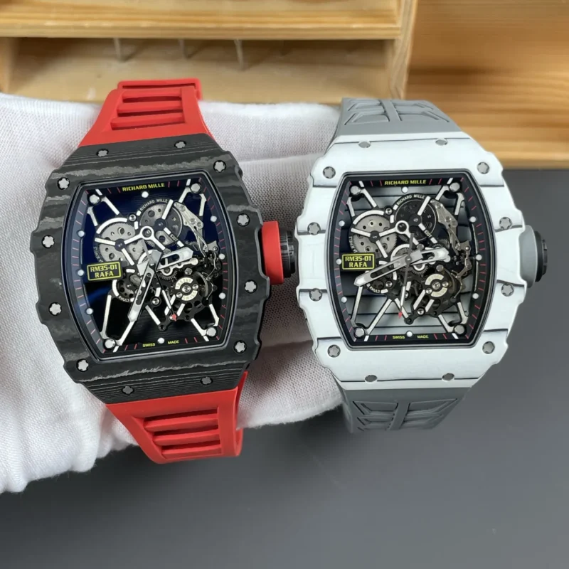 img01_3047_米勒工作室_RM35-01白色_碳纤维表壳.webp Richard Mille RM Carbon Fiber