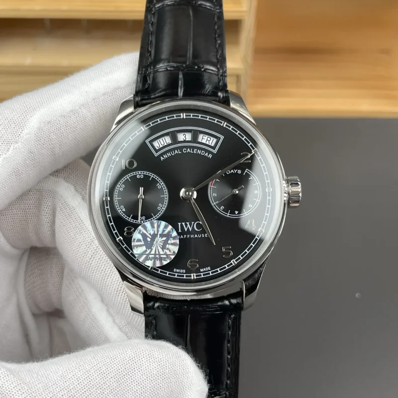 img01_3068_V7_万国_葡萄牙年历腕表_黑盘IW503501_44mm_52850机芯.webp IWC Portugieser Black Dial 44mm