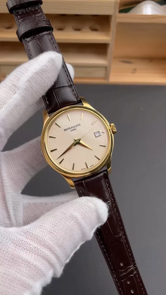 Patek Philippe Calatrava 5227 J Gold 39mm
