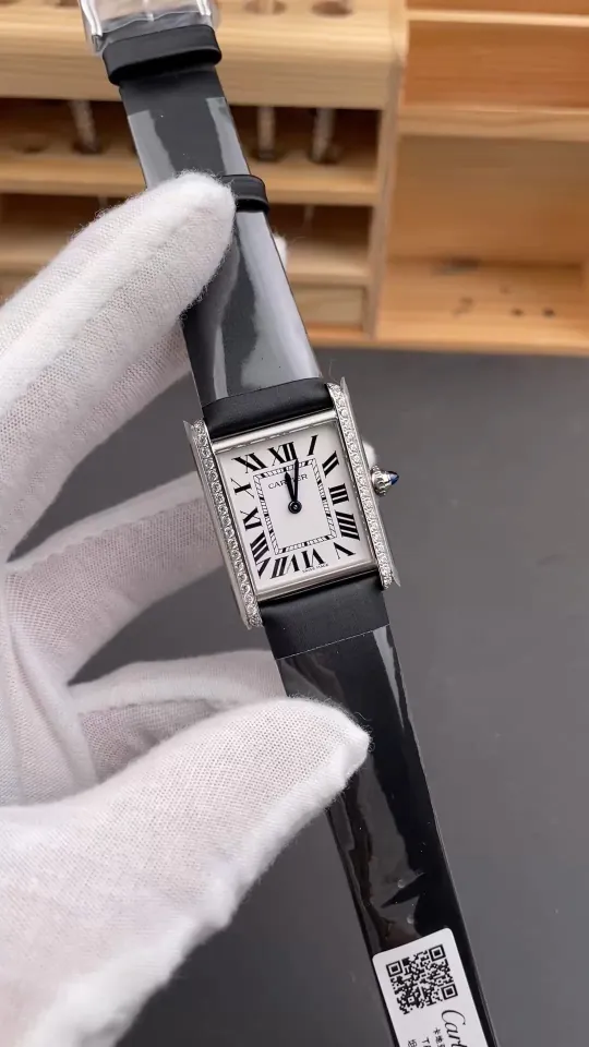 Cartier Tank Diamond Bezel 33.7x25.5mm