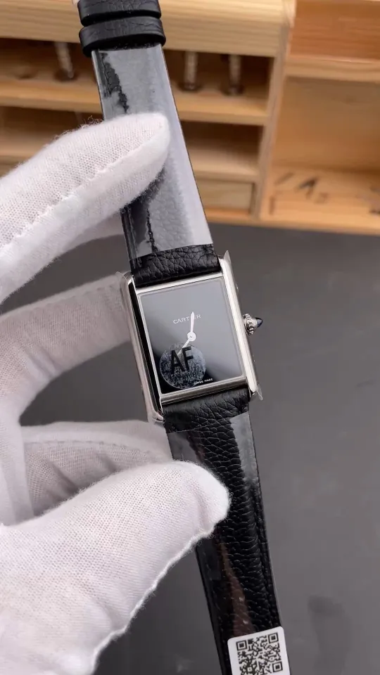 Cartier Tank Black Dial 33.7x25.5mm